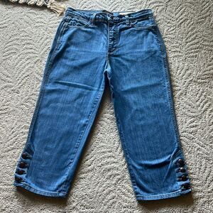 NYDJ Cropped Jeans with Button details on hem size 6